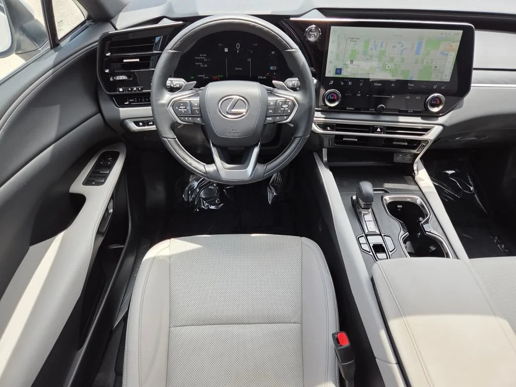Used 2025 White Pearl Lexus RX 350h Premium image 26