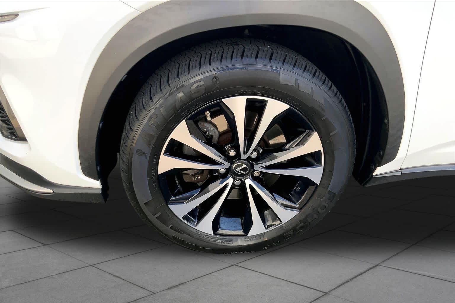 Used 2019 Ultra White Lexus F SPORT image 10
