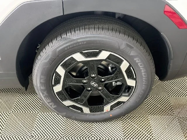 New 2027 White Hyundai SE image 19