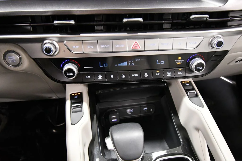 Certified Used 2024 Gray Kia S image 27