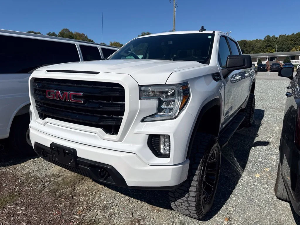 Used 2021  GMC Elevation image 1
