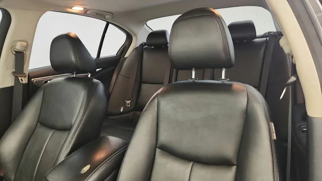 Used 2015 Black Obsidian INFINITI Premium image 9