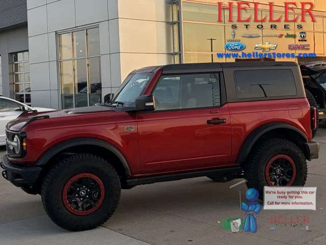 Used 2023 Hot Pepper Red Metallic Tinted Clearcoat Ford Wildtrak image 1