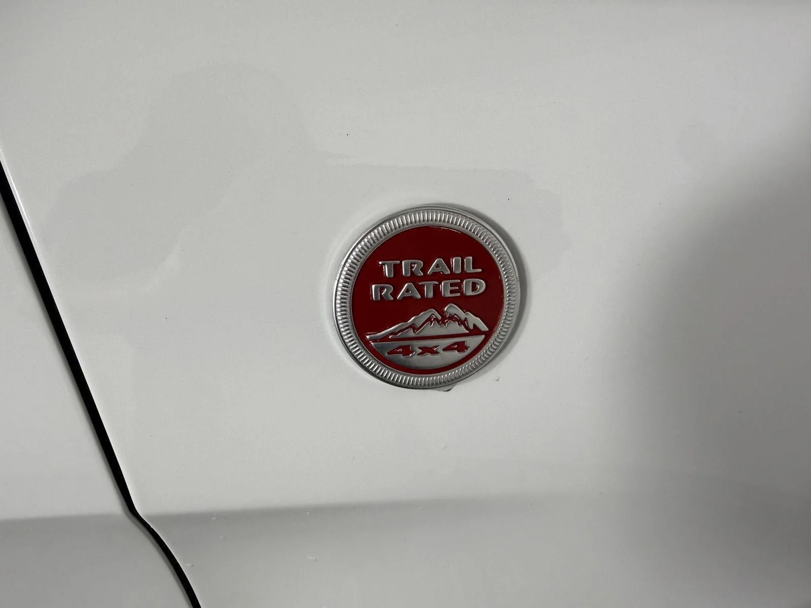 Used 2019 Bright White Clearcoat Jeep Trailhawk image 14