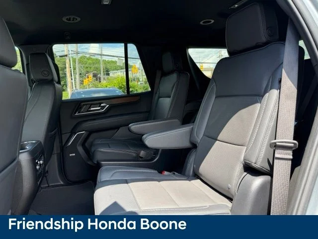 Used 2025 Silver GMC Denali image 36