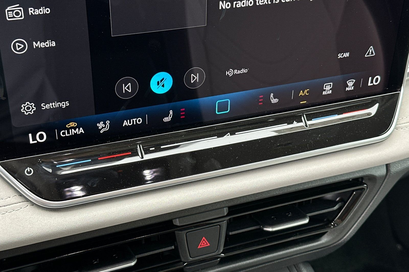 New 2026 Deep Black Pearl Volkswagen 2.0T SE image 20