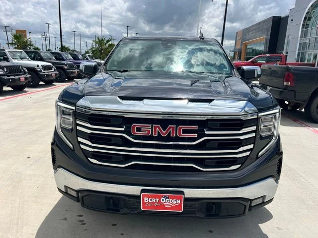 Used 2025 Silver GMC SLT image 2