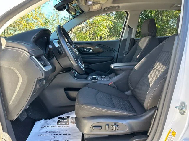 Used 2020 White GMC SLE image 17