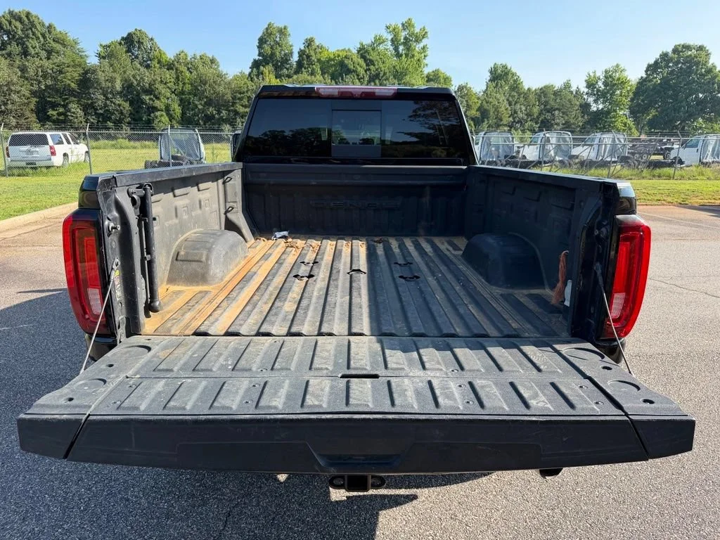 Used 2022 Onyx Black GMC Denali image 13