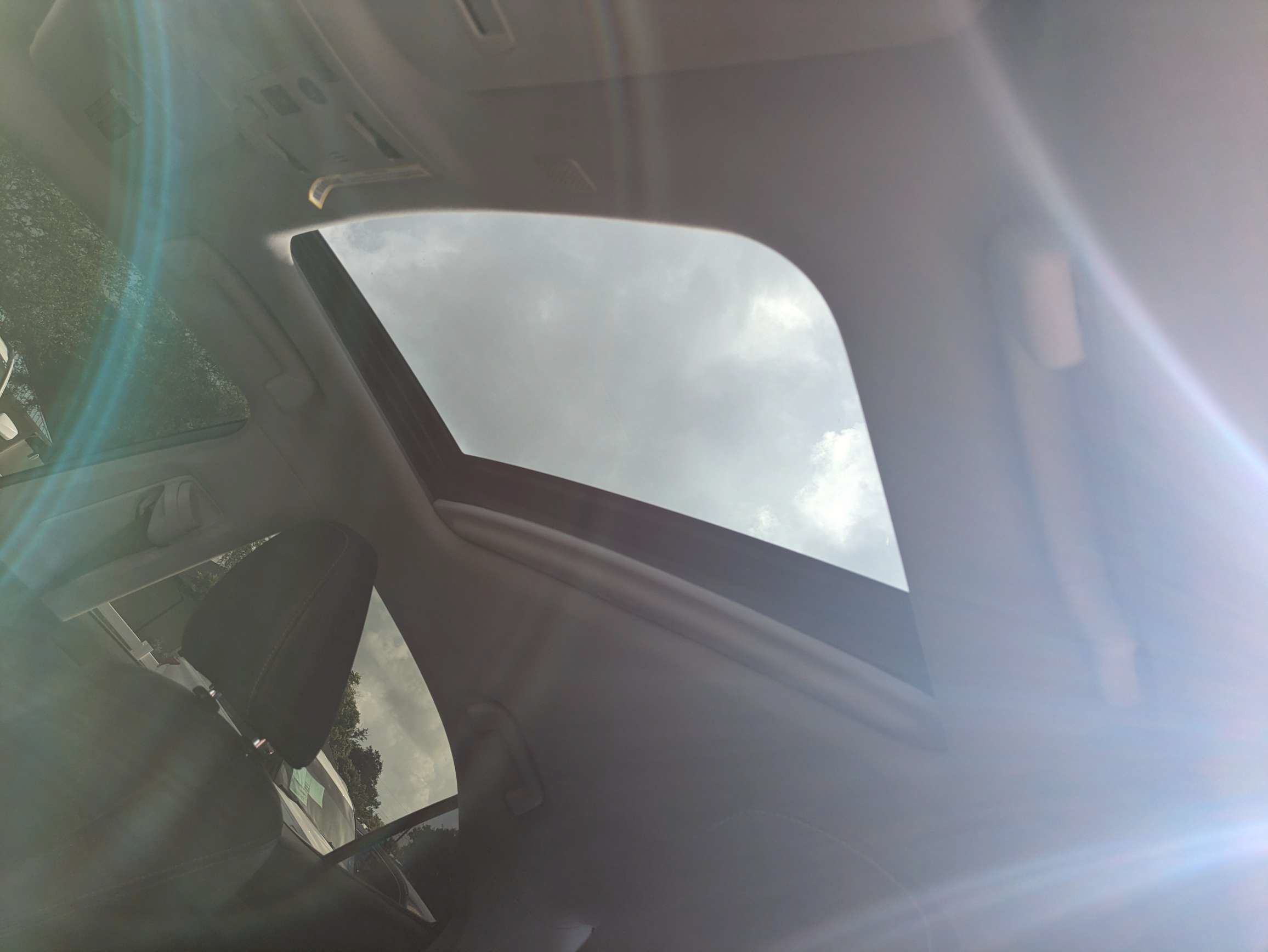 Used 2019  Lexus  image 21