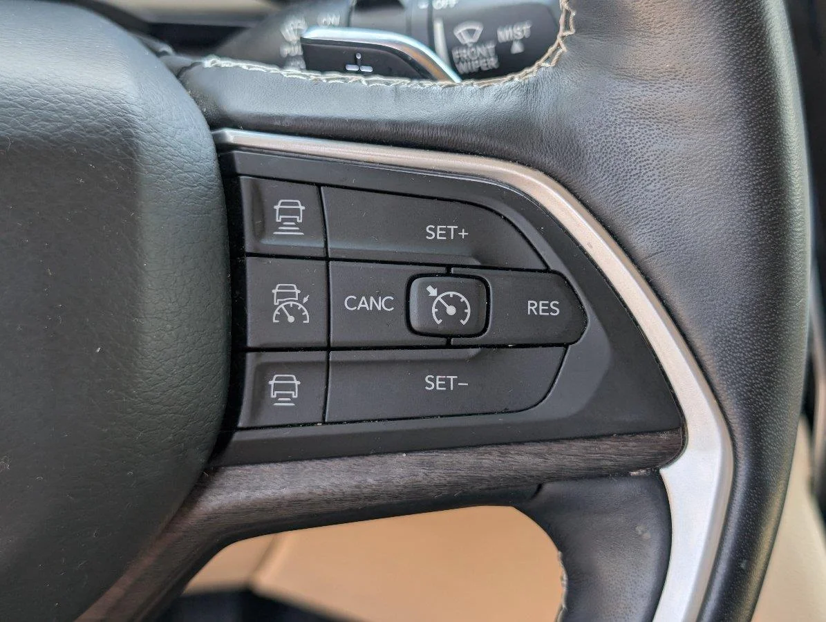 Used 2021 Bright White Clearcoat Jeep Limited image 29