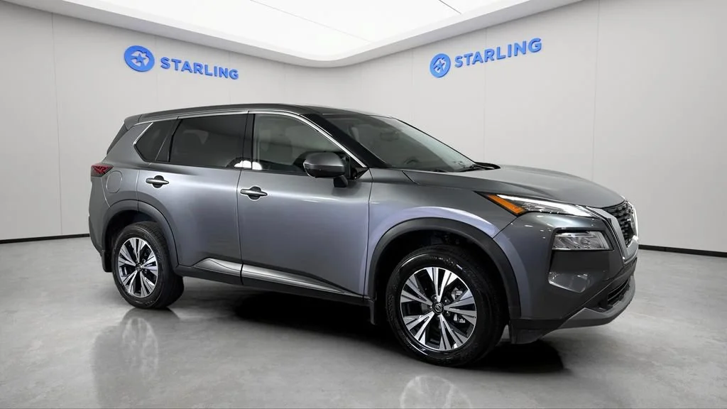 Used 2021 Gray Nissan SV FWD image 12
