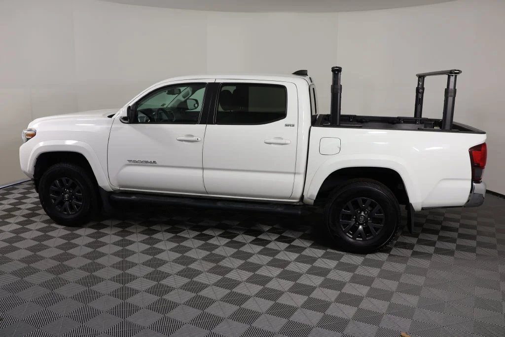 Used 2023 Ice Toyota SR5 image 5