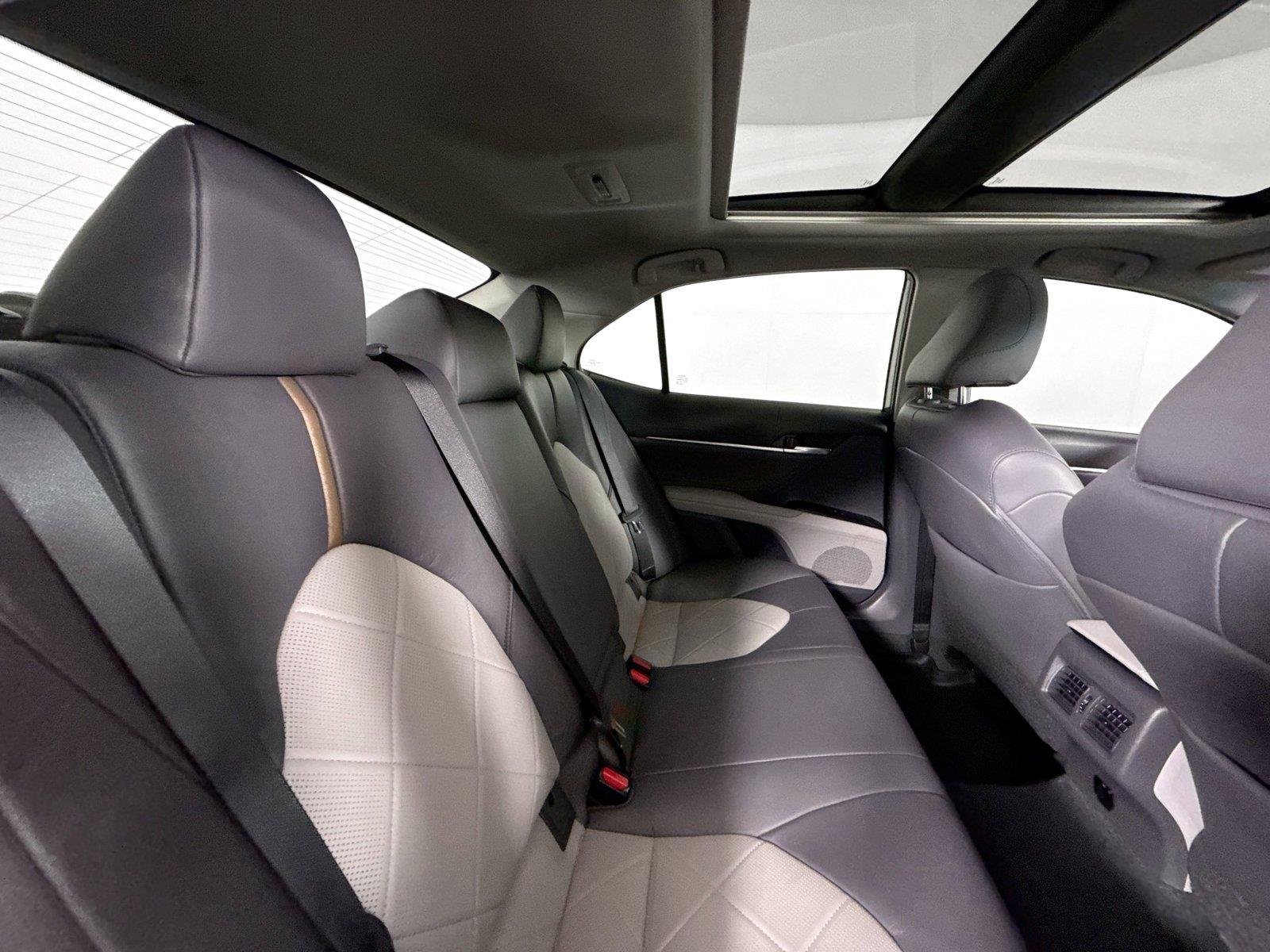 Used 2018 Predawn Gray Mica Toyota XLE image 41