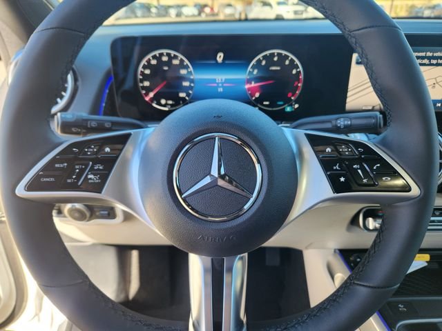 New 2026 Polar White Mercedes-Benz GLB 250 image 17