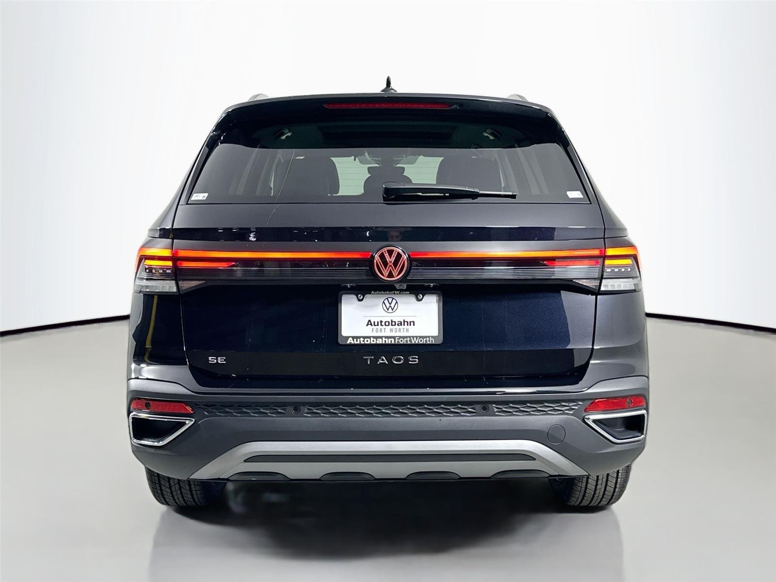 New 2026 Deep Black Pearl Volkswagen SE image 6