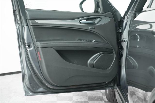 New 2025 Vesuvio Gray Metallic Exterior Paint Alfa Romeo  image 28