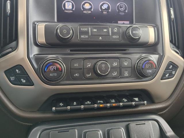 Used 2015 Summit White GMC  image 29
