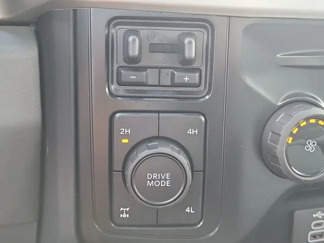 New 2026 Oxford White Ford XLT image 24