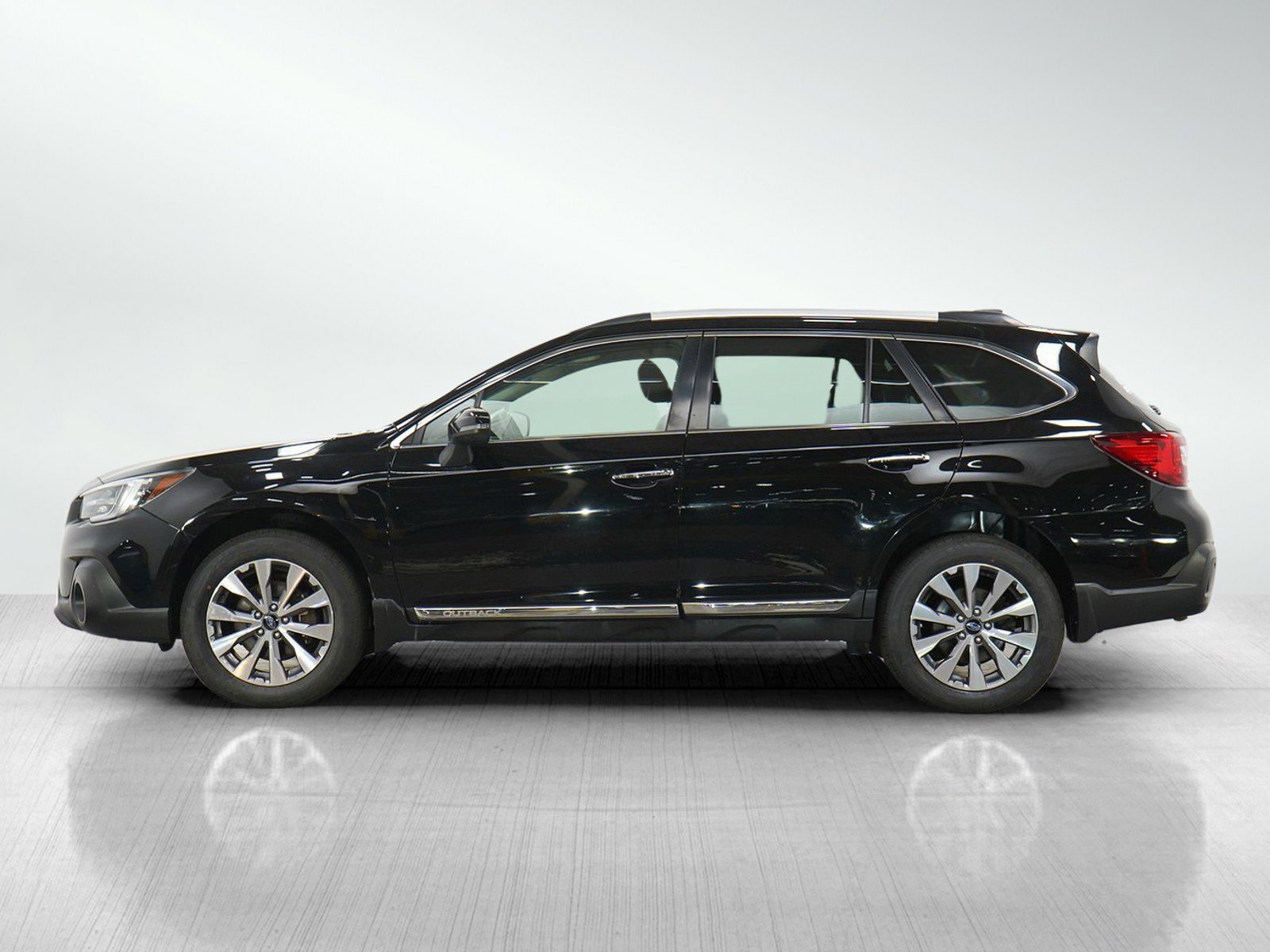 Used 2018 Subaru Outback Touring with VIN 4S4BSATC6J3236002 for sale in South Saint Paul, Minnesota