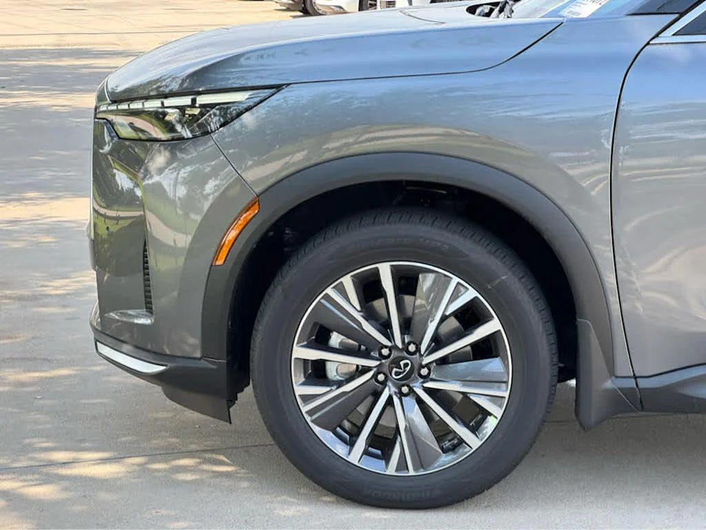 New 2027 GRAPHITE SHADOW INFINITI Luxe FWD image 6