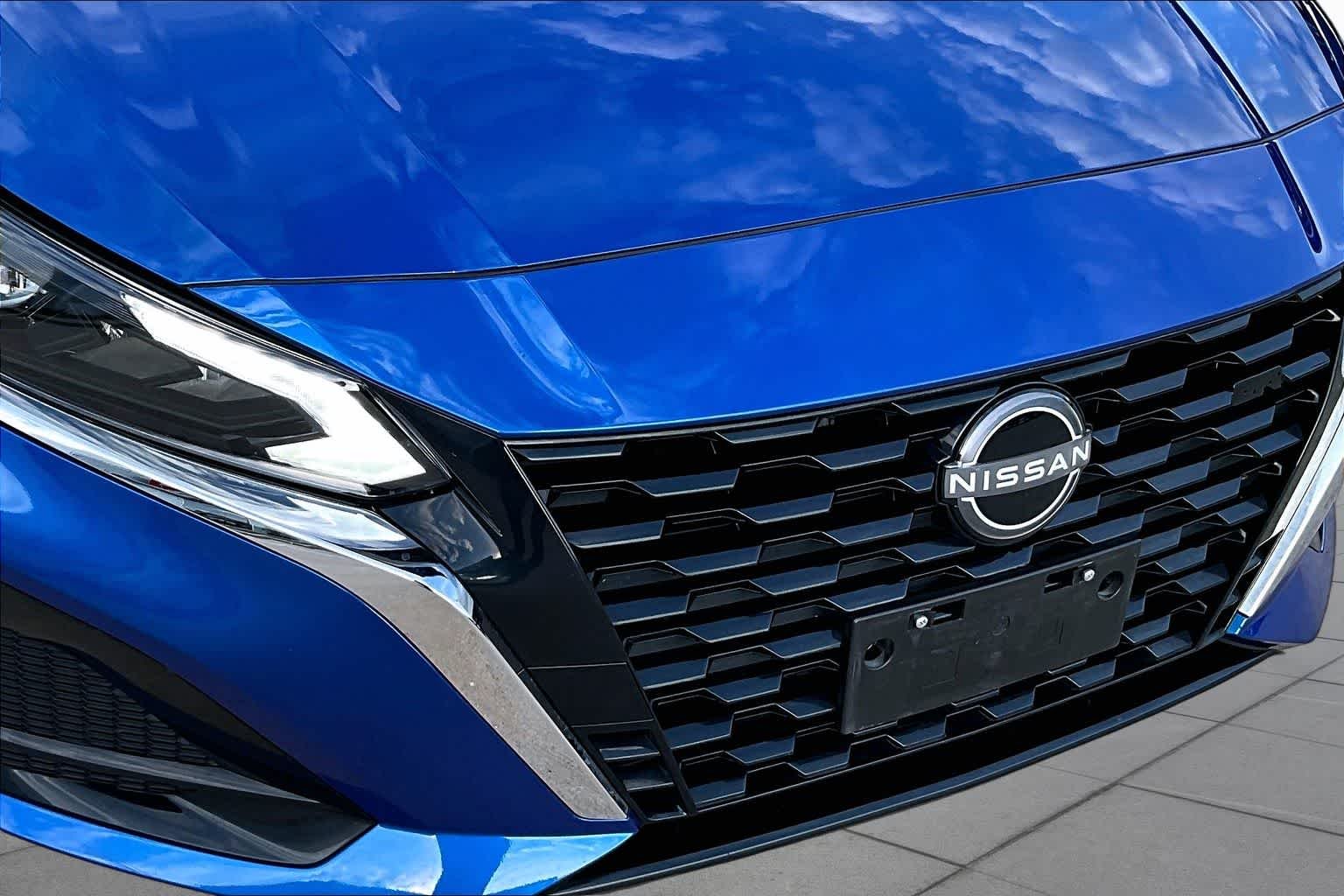 Used 2025 Bluestone Pearl Nissan SV image 27