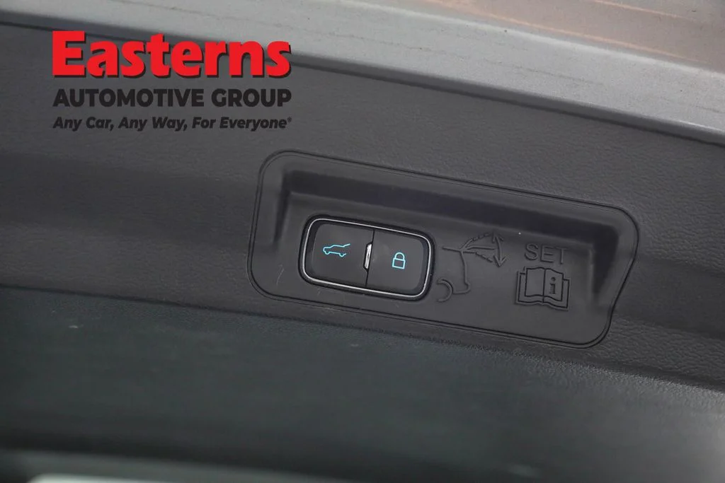 Used 2023 Silver Ford XLT image 22