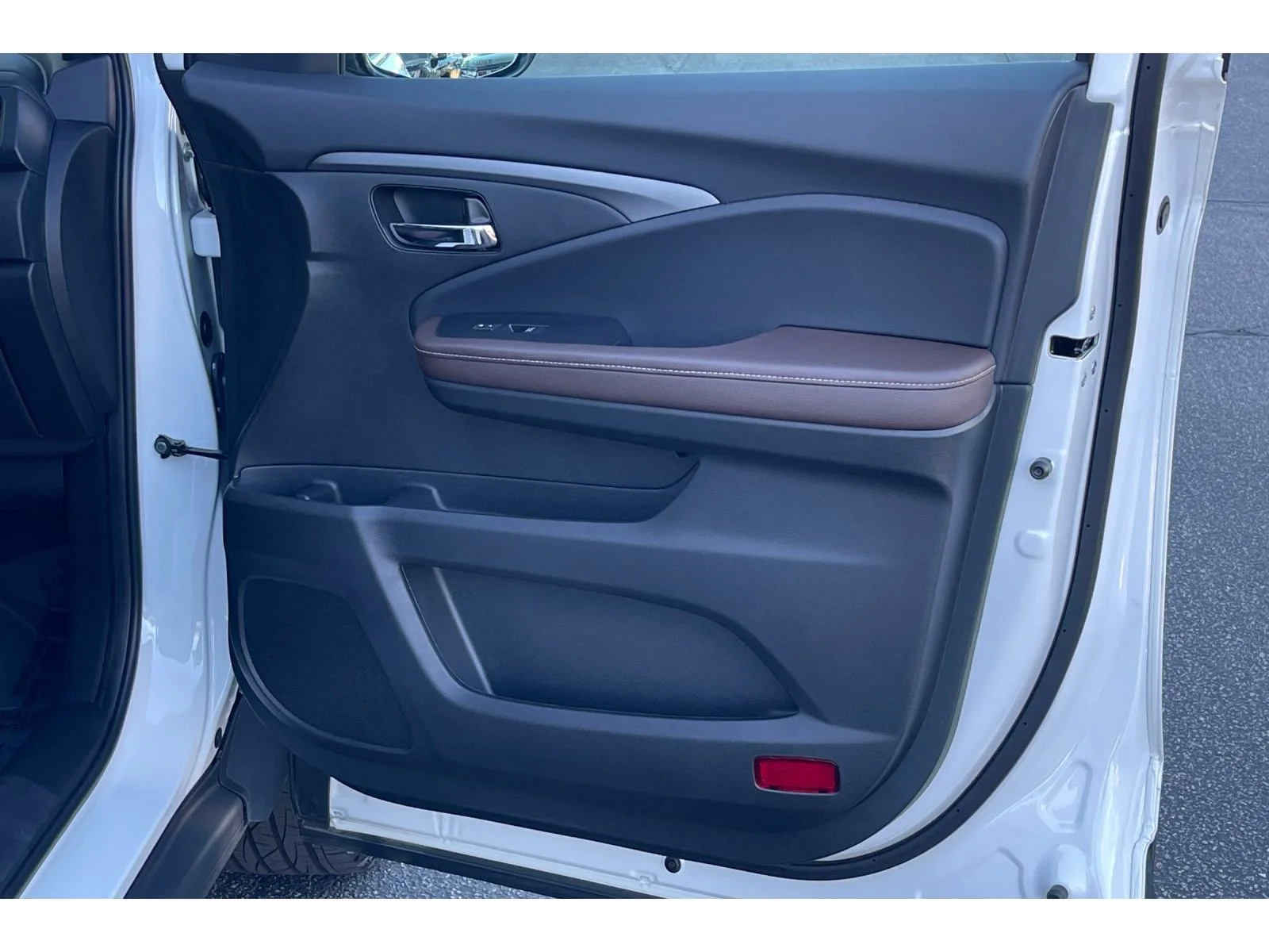 Used 2024 Platinum White Pearl Honda RTL image 20