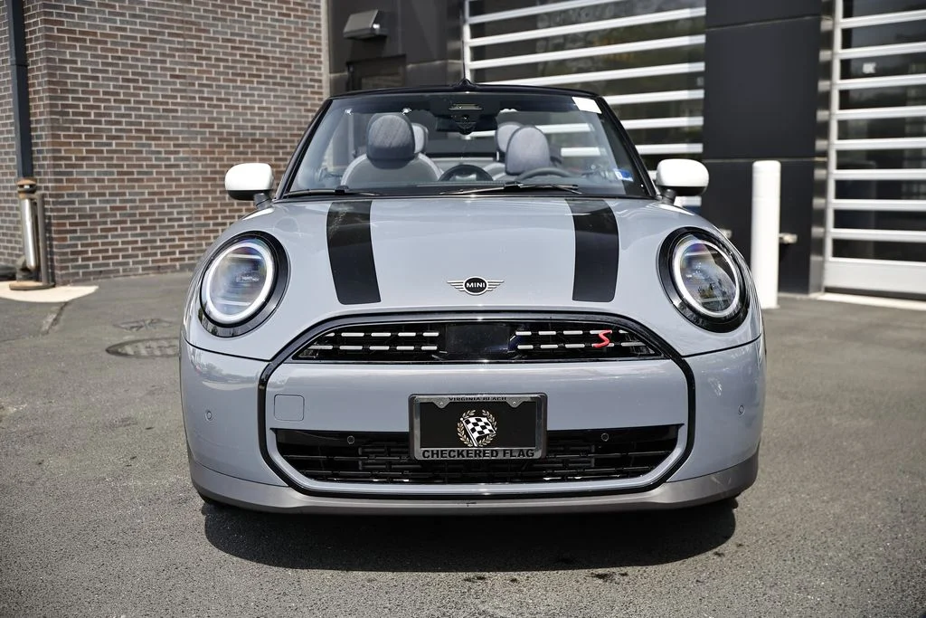 New 2026 Copper Grey Metallic MINI Signature Plus image 14