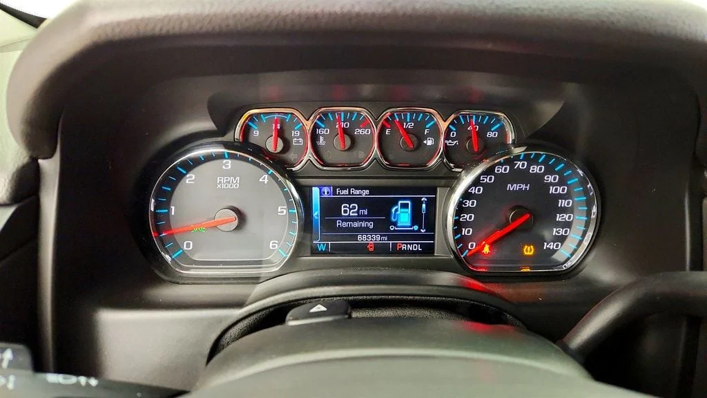 Used 2020 Silver Ice Metallic Chevrolet 4WD 4dr LT w/ Luxury Pkg & Sun/Entertainment Pkg image 15