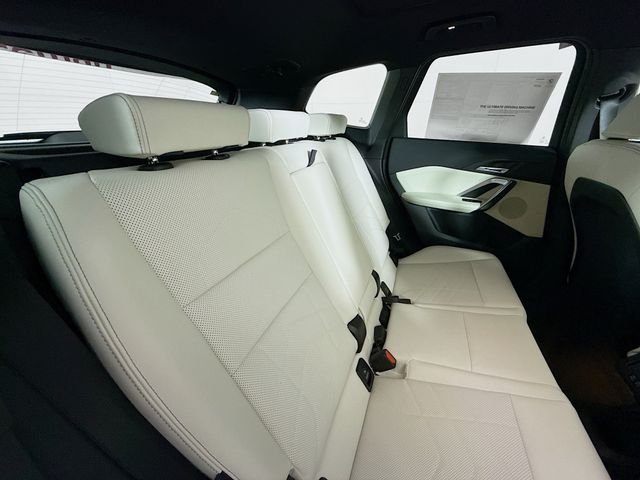 Used 2026 Red BMW xDrive28i image 27