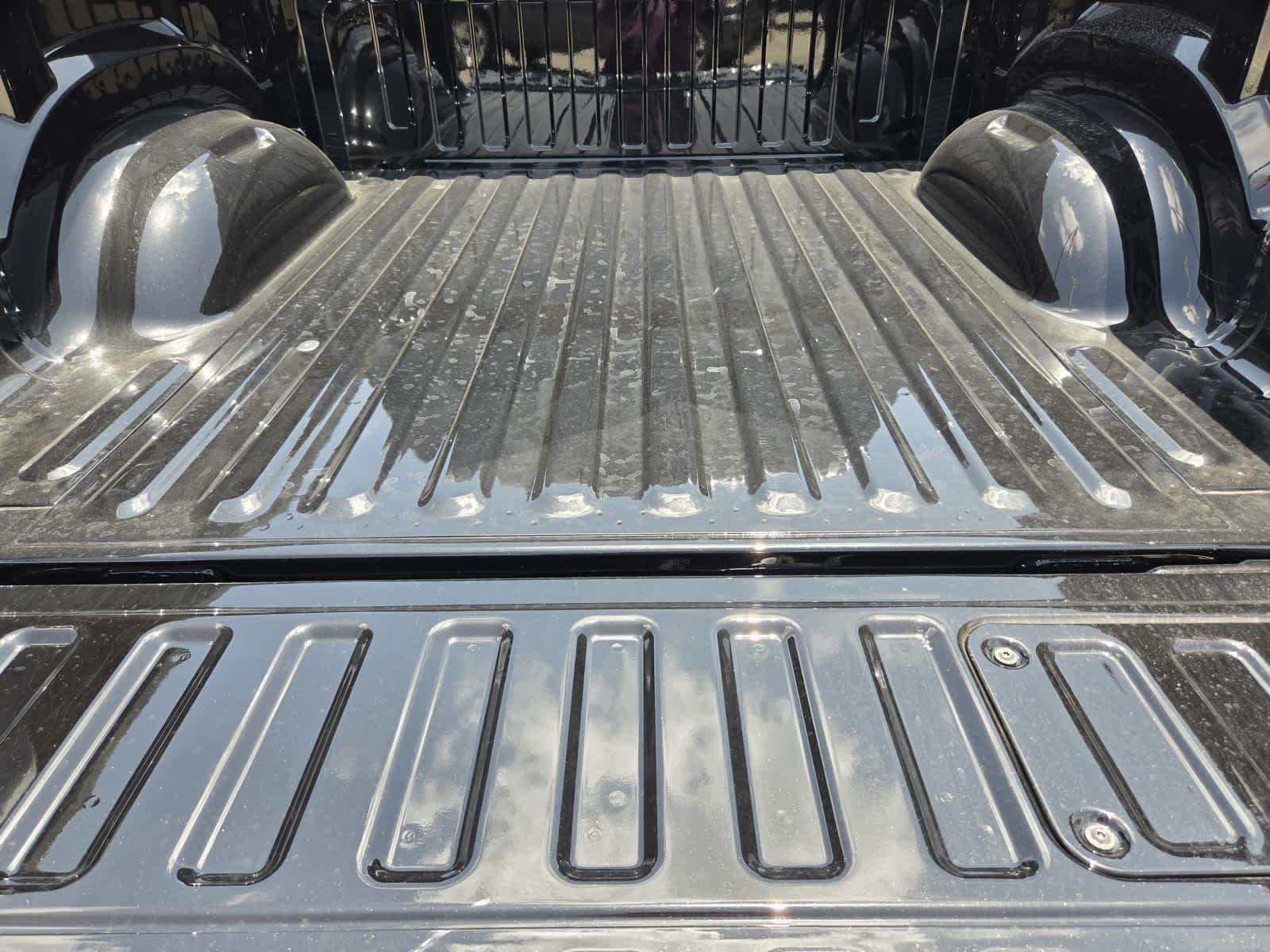 New 2026 Diamond Black Crystal Pearl-Coat Exterior Paint RAM Laramie image 12