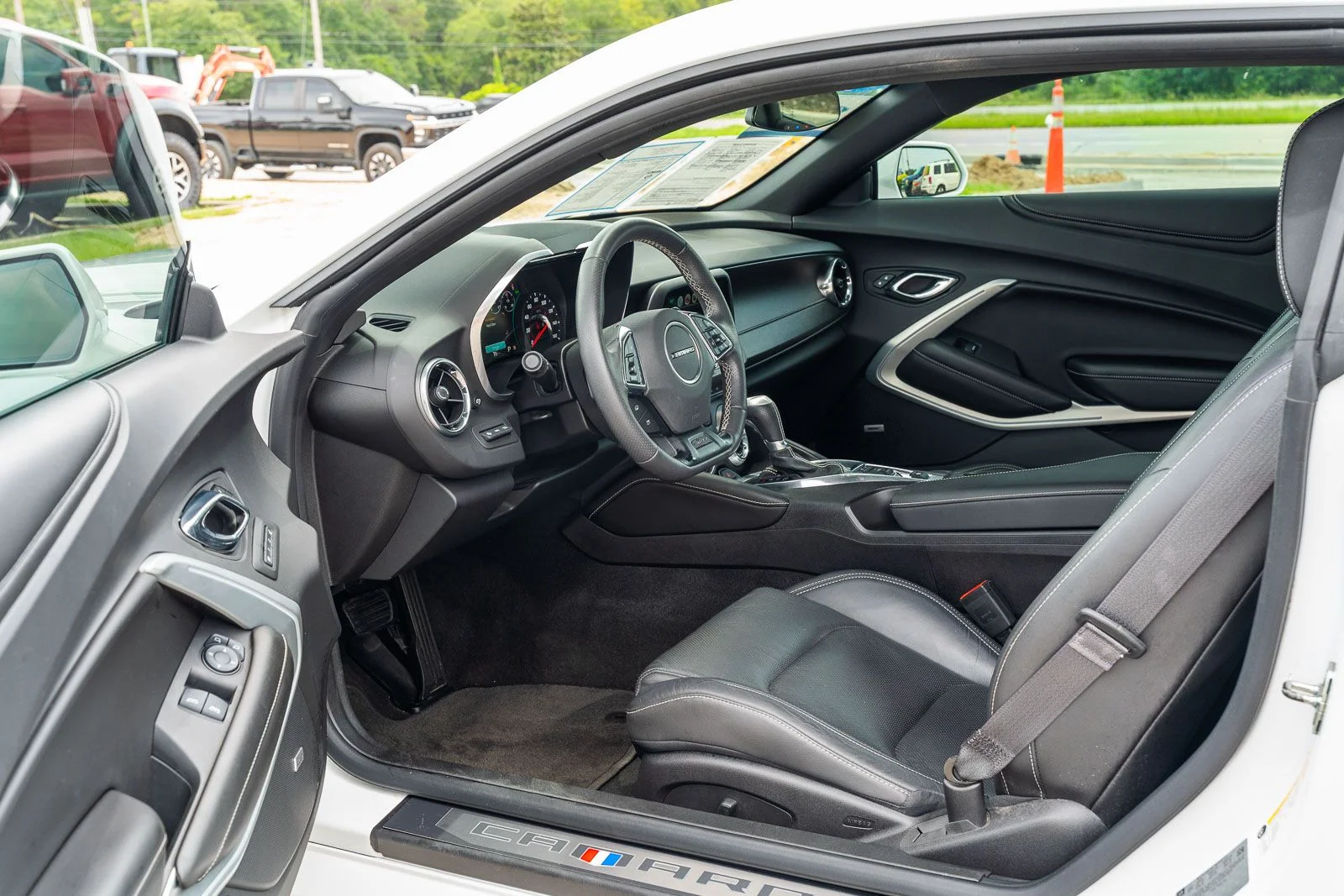 Used 2017 White Chevrolet 2LT image 13