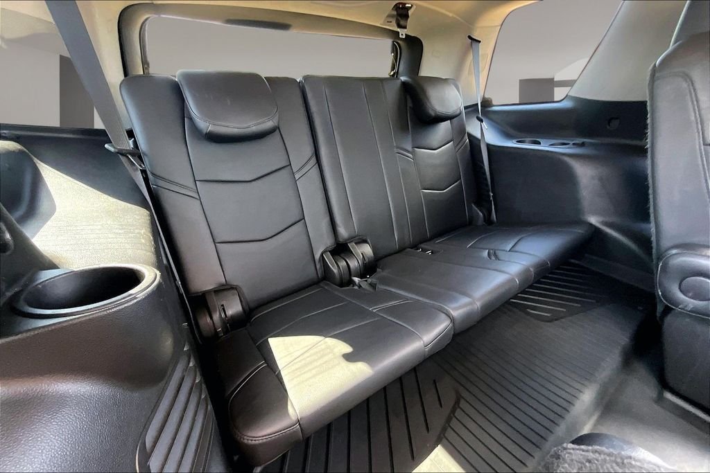 Used 2019 Silver Cadillac Luxury image 30