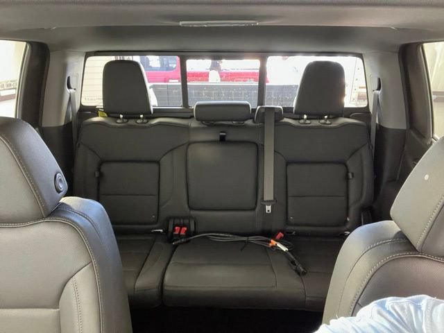 New 2026 Glacier White Tricoat GMC SLT image 29