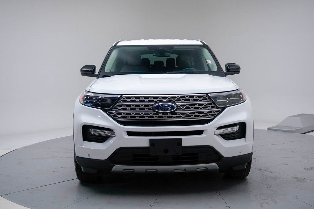 Used 2023 White Ford Limited image 5
