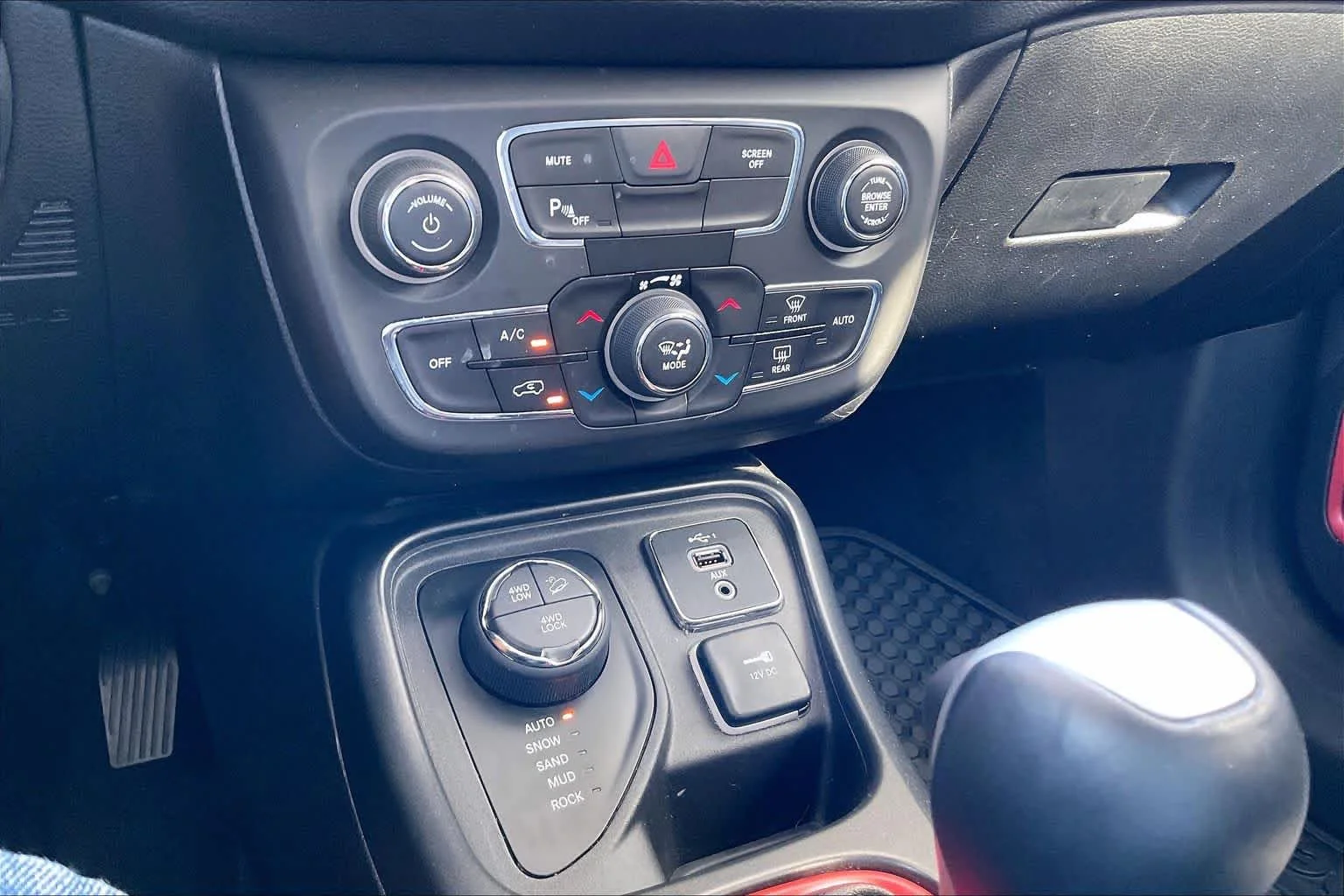 Used 2019 Jazz Blue Pearlcoat Jeep Trailhawk image 33