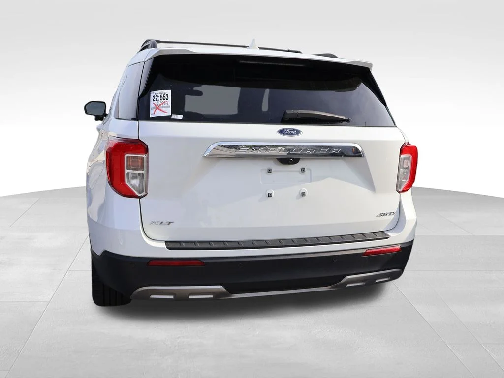 Used 2023 White Metallic Ford XLT image 17