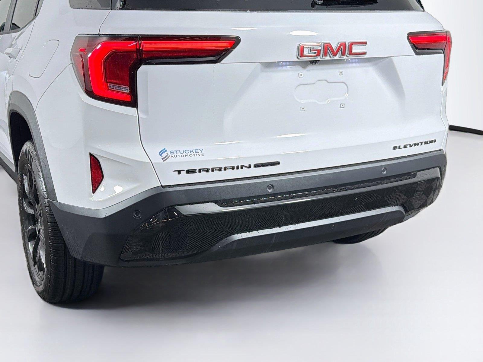 New 2027 Summit White GMC Elevation image 39