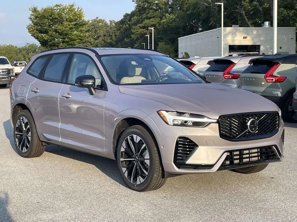 New 2026 Aurora Silver Volvo Plus image 1