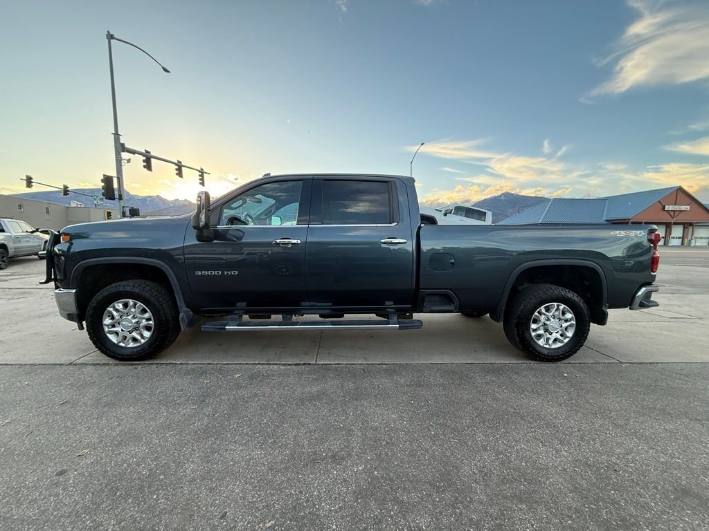 2020 Chevrolet Silverado 3500HD LTZ photo 2