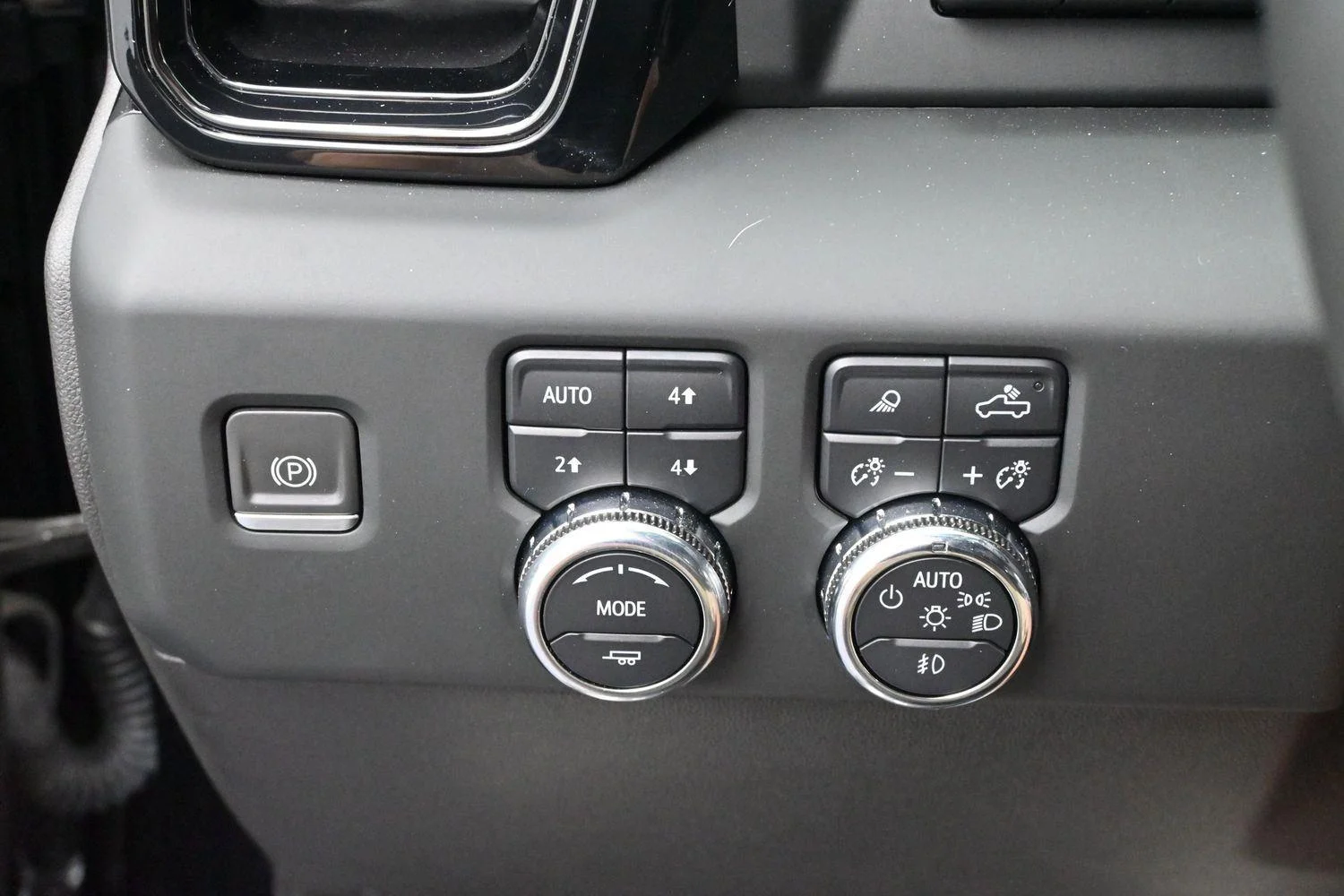 Used 2024 Onyx Black GMC AT4 image 27