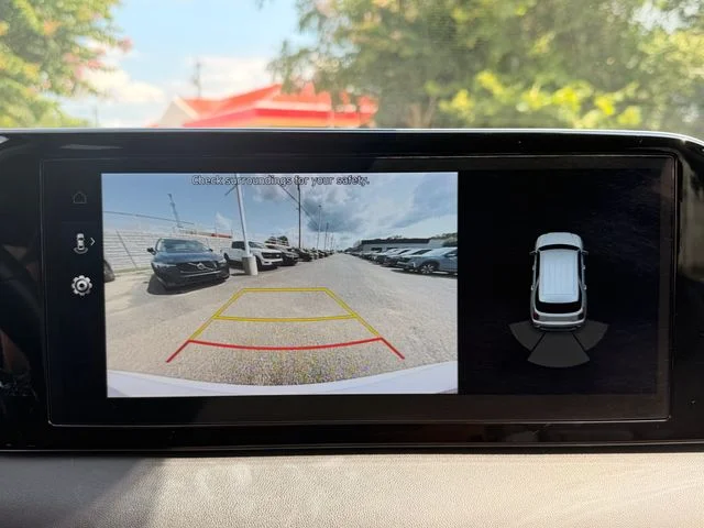 Used 2023 White Hyundai SEL image 18
