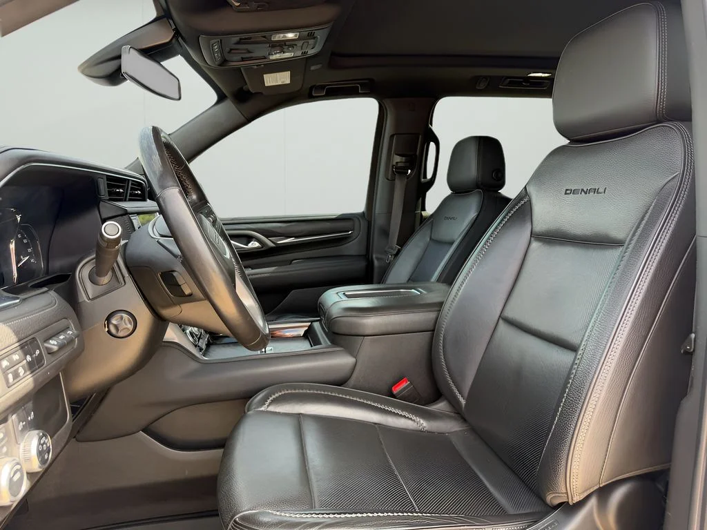 Used 2021 White Frost Tricoat GMC Denali image 9