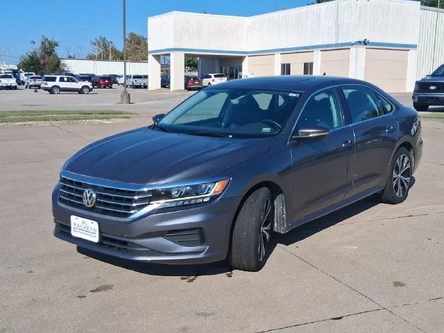 Used 2021 Gray Volkswagen 2.0T SE image 1