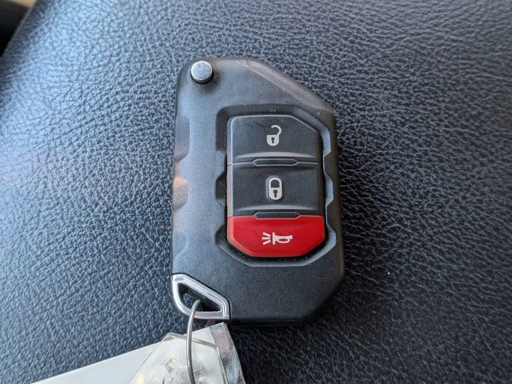 Used 2020 White Jeep Unlimited Sport image 29