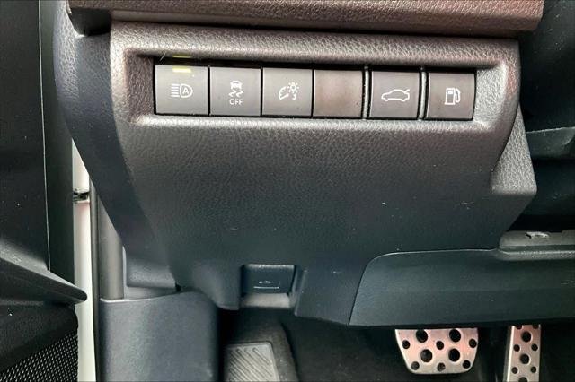 Certified Used 2025 MID BLK/WIND CHILL Toyota  image 32