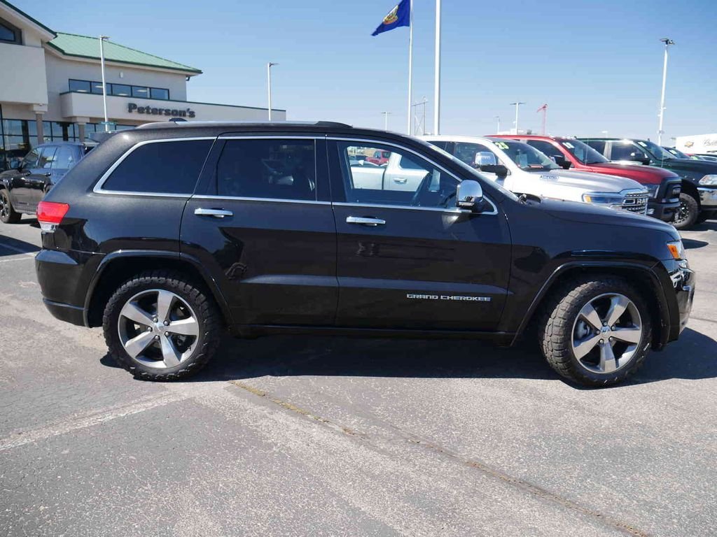 Used 2015 Black Jeep Overland image 21