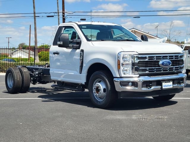 New 2026 Oxford White Ford F-350® XL image 22