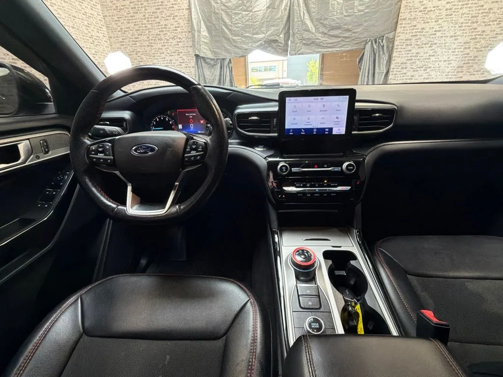 Used 2022 Agate Black Metallic Ford ST-Line image 16